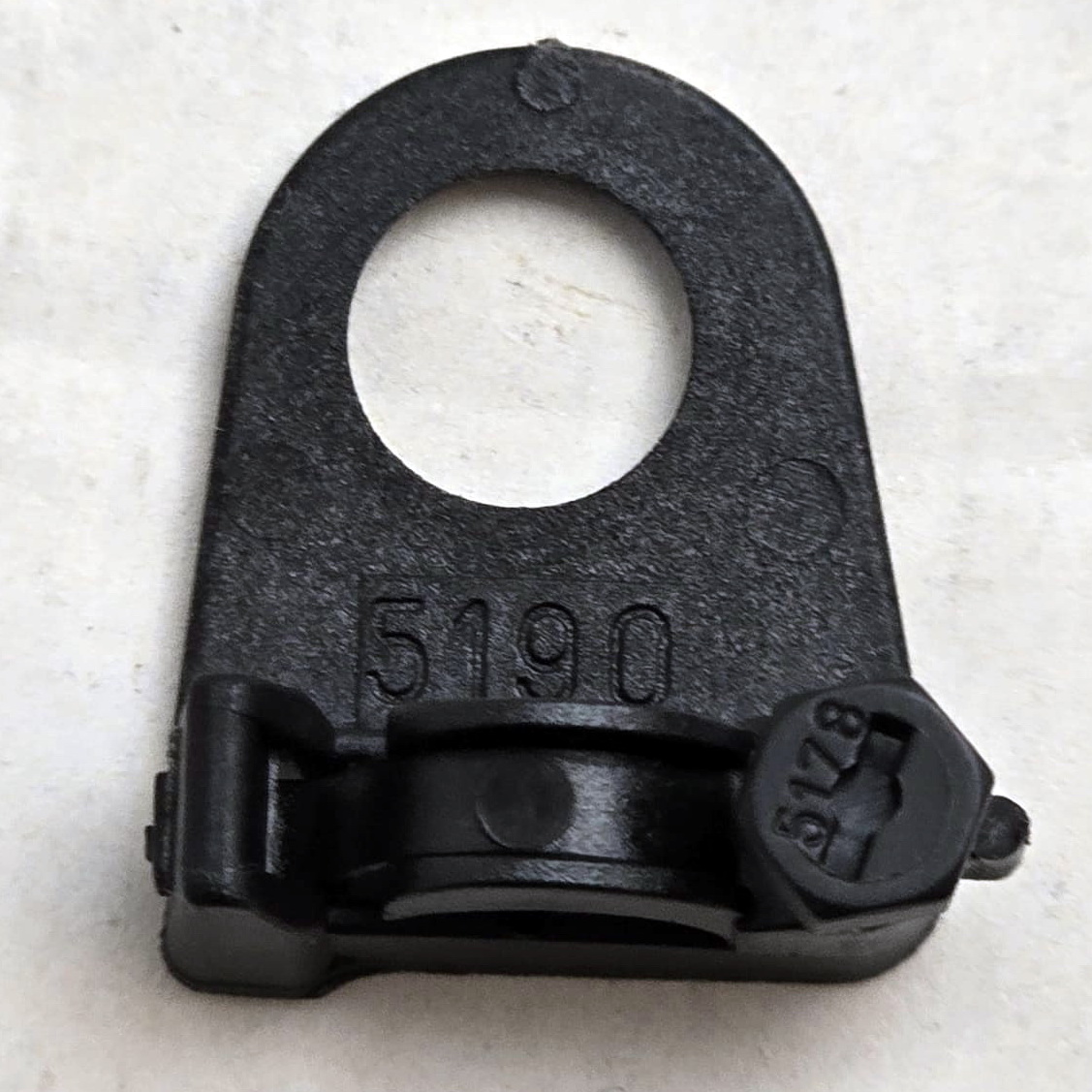 CABLE CLAMP CORD GRIP 10MM APERTURE  FOR ROUND CABLE HO3VV-F - BLACK - NYLON 66